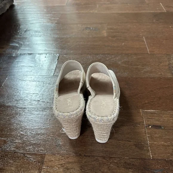Toms-beige suede wedges-Size 8 - Picture 9 of 10